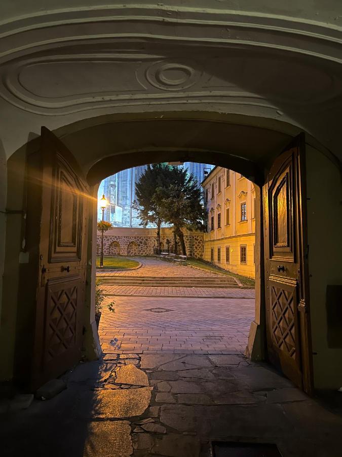 Ferienwohnung Csaky Palace Bratislava 1 Exterior foto